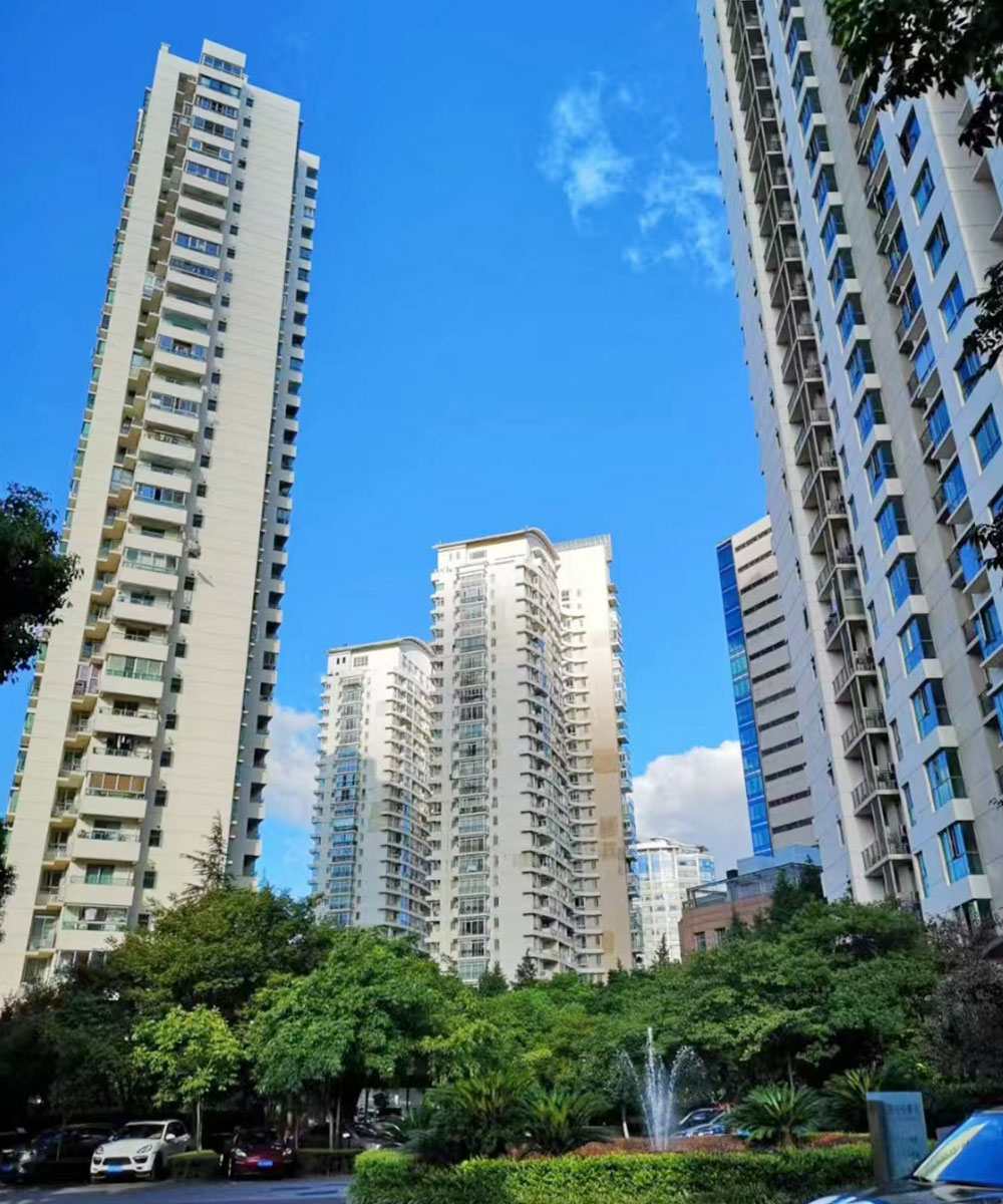 Penthouse in Jingan with unique roof terrace next to Nanjing West Road and Jing'an Temple