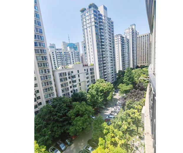 Apartment in a quiet corner next to Xujiahui