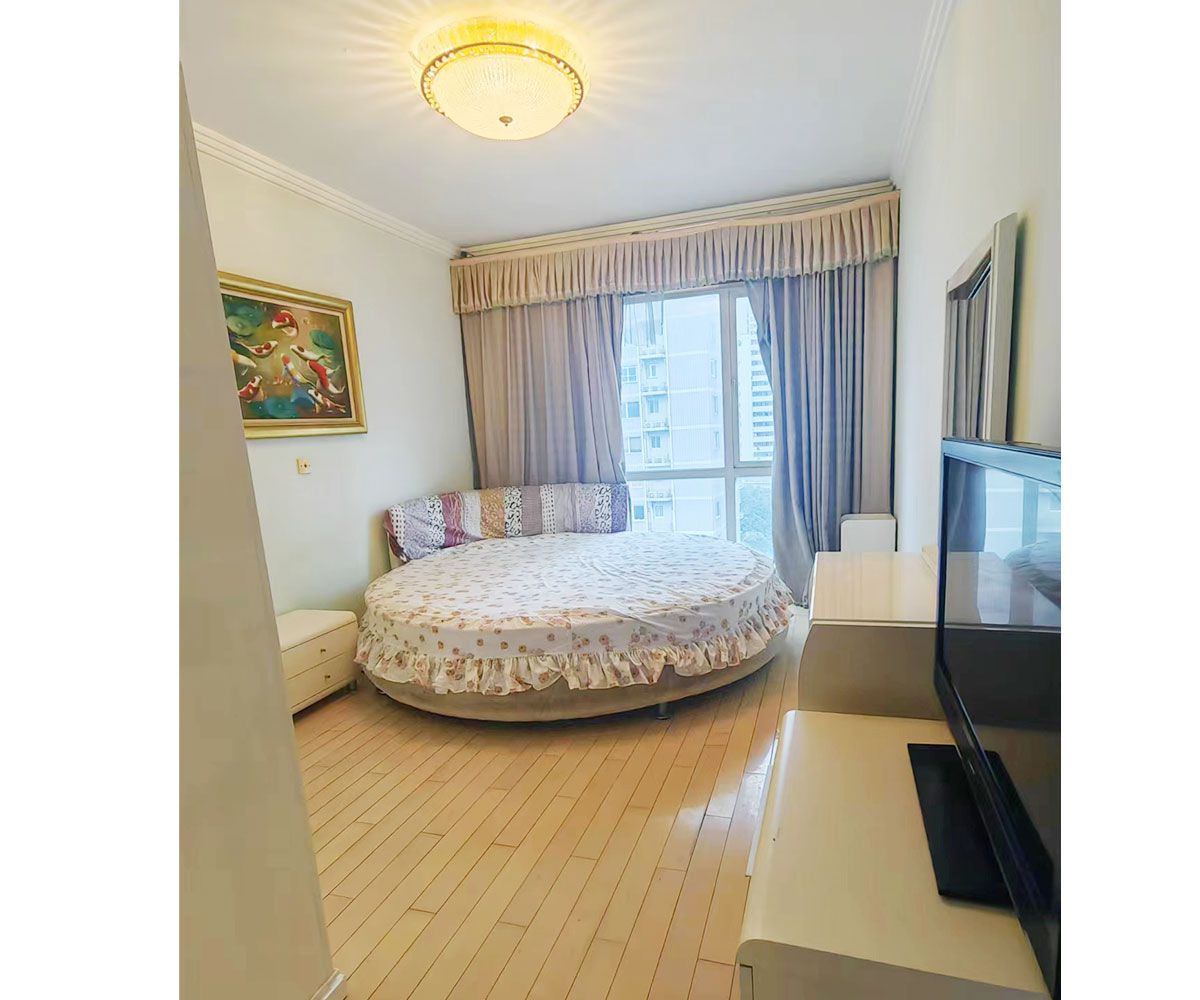 Apartment in a quiet corner next to Xujiahui