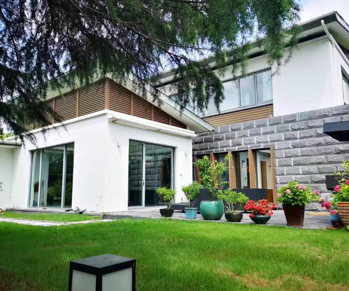 Single family villa next to German School for sale in Qingpu with huge garden