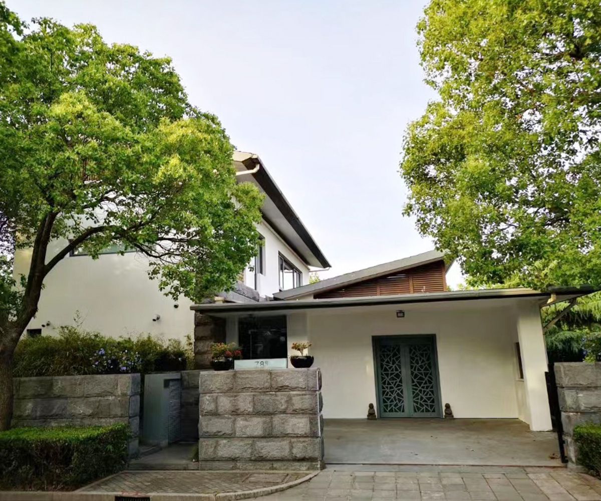 Single family villa next to German School for sale in Qingpu with huge garden