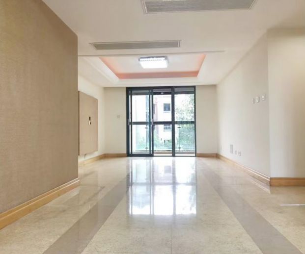 2 bedroom Apartment in Kaixuan Huating on SALE